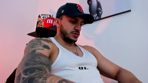 Snapshot of liamreigns_ chatting on 02/25/25, 10:07 liam online show from 02/25/25, 10:07