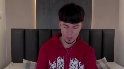 Snapshot of liamthunder05_ chatting on 11/18/25, 03:01 Liam Thunder online show from 11/18/25, 03:01