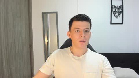 lian_eathan online show from 10/18/25, 09:37