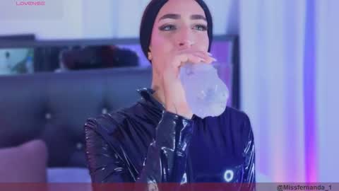 Snapshot of lian_karther1 chatting on 10/29/25, 10:55 missfernanda X online show from 10/29/25, 10:55