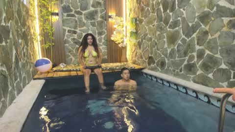 Snapshot of liana_asaff chatting on 12/20/24, 07:39 Mistress Liana - Sir Asaf online show from 12/20/24, 07:39
