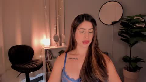 Snapshot of liapearce chatting on 10/15/25, 12:49 Lia online show from 10/15/25, 12:49