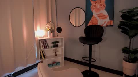 Snapshot of liapearce chatting on 10/28/25, 12:30 Lia online show from 10/28/25, 12:30