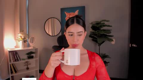 Snapshot of liapearce chatting on 11/12/25, 12:05 Lia online show from 11/12/25, 12:05