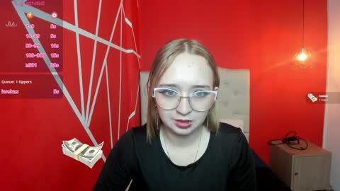 Lia Roberts online show from 12/09/24, 12:08