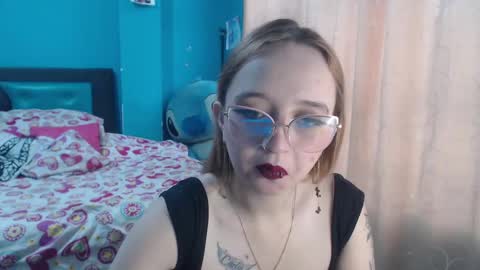 Lia Roberts online show from 02/22/25, 12:08