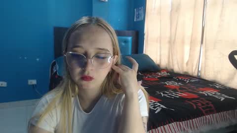 Lia Roberts online show from 10/06/25, 12:02