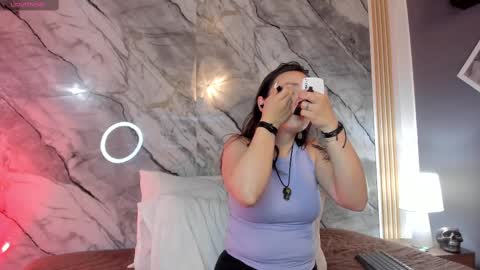 Lia Tompson online show from 11/03/25, 08:32