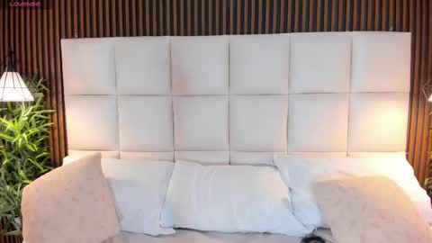  LIA TINK  online show from 10/09/25, 05:55