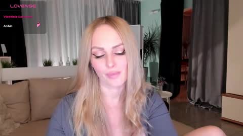 Snapshot of libby_nora chatting on 12/20/24, 03:10 Libby online show from 12/20/24, 03:10