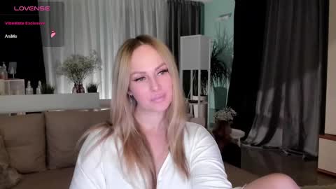 Snapshot of libby_nora chatting on 01/10/25, 05:37 Libby online show from 01/10/25, 05:37