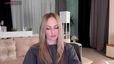 Snapshot of libby_nora chatting on 01/21/25, 02:37 Libby online show from 01/21/25, 02:37