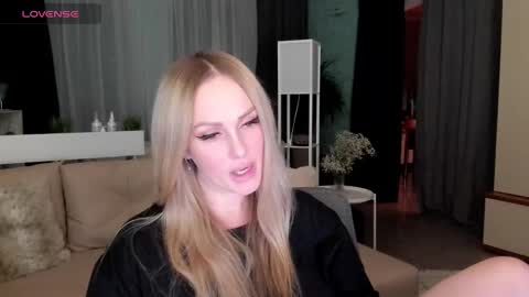 Snapshot of libby_nora chatting on 02/05/25, 04:25 Libby online show from 02/05/25, 04:25