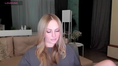 Snapshot of libby_nora chatting on 02/08/25, 03:42 Libby online show from 02/08/25, 03:42