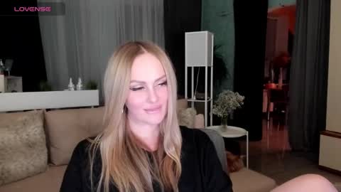 Snapshot of libby_nora chatting on 02/10/25, 03:53 Libby online show from 02/10/25, 03:53