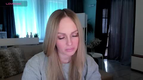 Snapshot of libby_nora chatting on 02/13/25, 01:15 Libby online show from 02/13/25, 01:15
