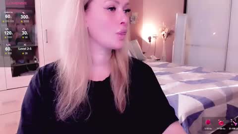 Snapshot of libby_nora chatting on 09/28/25, 09:47 Libby online show from 09/28/25, 09:47