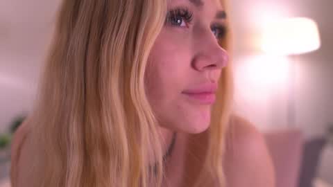 Snapshot of libbyshepard chatting on 10/12/25, 11:59 Elena online show from 10/12/25, 11:59