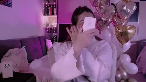 libra_mia online show from 10/14/25, 04:24