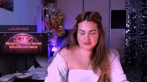 libra_mia online show from 11/23/25, 02:50