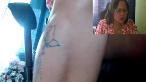 Snapshot of licenciada_ann chatting on 01/13/25, 02:21 Milf Ann Latina online show from 01/13/25, 02:21