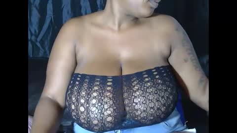 Snapshot of lickabletash98 chatting on 12/31/24, 04:04 lickabletash98 online show from 12/31/24, 04:04