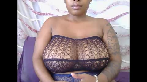 Snapshot of lickabletash98 chatting on 01/25/25, 06:01 lickabletash98 online show from 01/25/25, 06:01