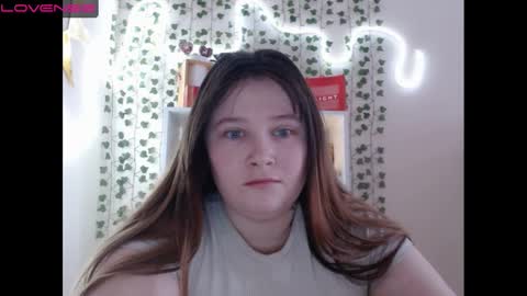 Snapshot of light_lunaa chatting on 01/12/25, 03:28 light_lunaa online show from 01/12/25, 03:28