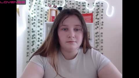 Snapshot of light_lunaa chatting on 01/12/25, 06:39 light_lunaa online show from 01/12/25, 06:39