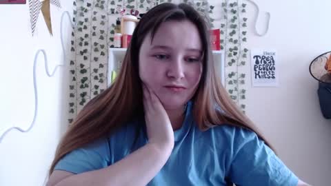 Snapshot of light_lunaa chatting on 01/19/25, 05:26 light_lunaa online show from 01/19/25, 05:26
