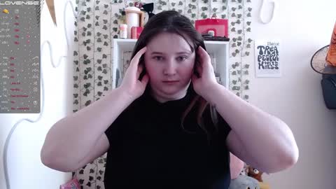 Snapshot of light_lunaa chatting on 02/07/25, 04:27 light_lunaa online show from 02/07/25, 04:27