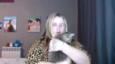 Snapshot of light_lunaa chatting on 09/12/25, 01:55 light_lunaa online show from 09/12/25, 01:55