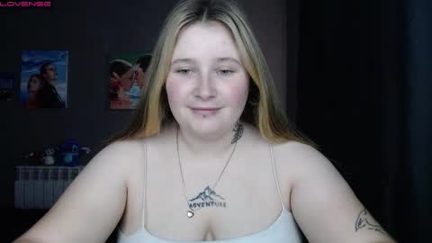 Snapshot of light_lunaa chatting on 09/29/25, 07:02 light_lunaa online show from 09/29/25, 07:02