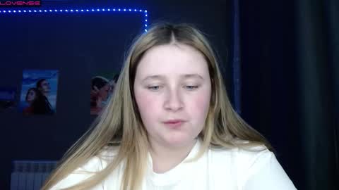 Snapshot of light_lunaa chatting on 10/11/25, 01:53 light_lunaa online show from 10/11/25, 01:53