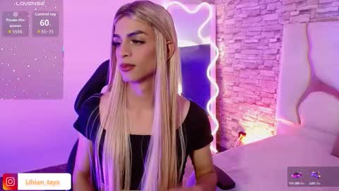 Snapshot of lihian_tay chatting on 09/25/25, 03:43 LIHIAN online show from 09/25/25, 03:43