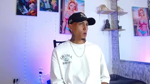 Snapshot of liiaam_lee_ chatting on 10/10/25, 01:43 Daniel online show from 10/10/25, 01:43