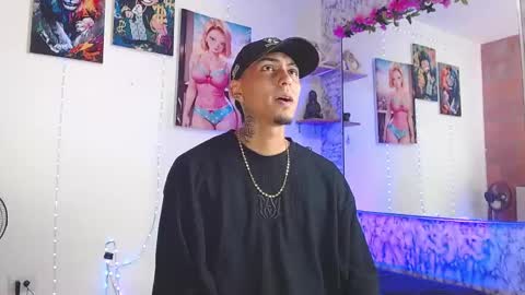 Snapshot of liiaam_lee_ chatting on 10/16/25, 02:07 Daniel online show from 10/16/25, 02:07