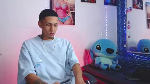 Snapshot of liiaam_lee_ chatting on 10/30/25, 02:29 Daniel online show from 10/30/25, 02:29