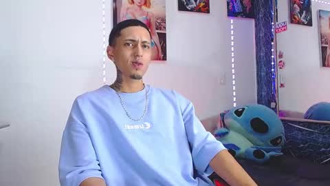 Snapshot of liiaam_lee_ chatting on 11/02/25, 02:41 Daniel online show from 11/02/25, 02:41