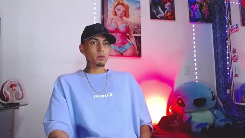 Snapshot of liiaam_lee_ chatting on 11/04/25, 02:05 Daniel online show from 11/04/25, 02:05