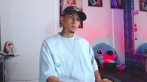 Snapshot of liiaam_lee_ chatting on 11/08/25, 12:38 Daniel online show from 11/08/25, 12:38