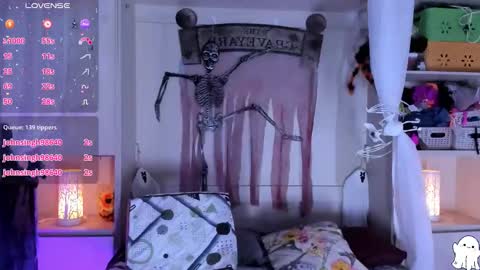         online show from 10/23/25, 11:42