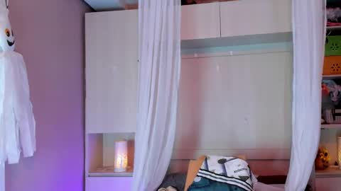         online show from 11/01/25, 11:45