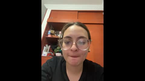 Snapshot of liilaaaa23 chatting on 10/10/25, 10:31 liilaaaa23 online show from 10/10/25, 10:31