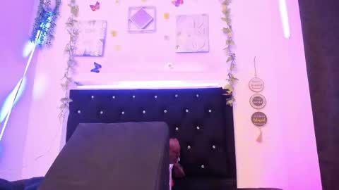 liilly_taylor1 online show from 10/05/25, 04:05