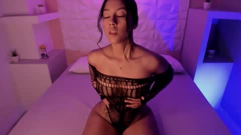 LiizJones online show from 10/14/25, 04:41