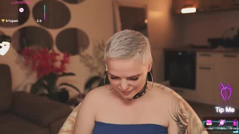 likaaberry online show from 10/29/25, 06:09