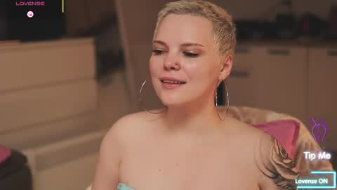 likaaberry online show from 11/07/25, 05:18