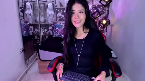 Snapshot of lil_cey chatting on 09/30/25, 07:30 Lili Cey online show from 09/30/25, 07:30