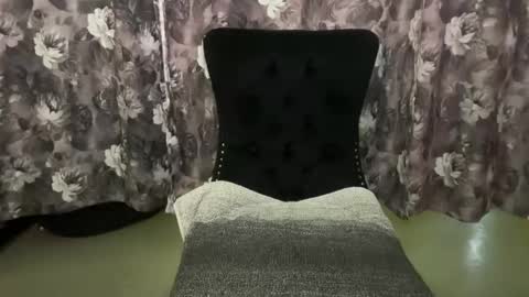 MOMMA LUV online show from 11/01/25, 02:46